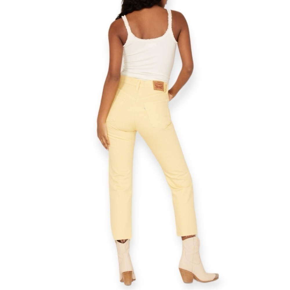 LEVI’S Cropped High Rise Straight Leg Raw Hem Yellow Jeans Size 27 NEW - Picture 2 of 10